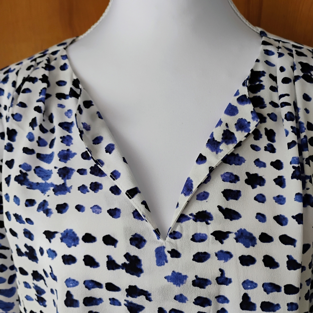 Blundle(3) Milano Women's Size Large Blouses - Coral, Blue, and Black Designs - Picture 16 of 16